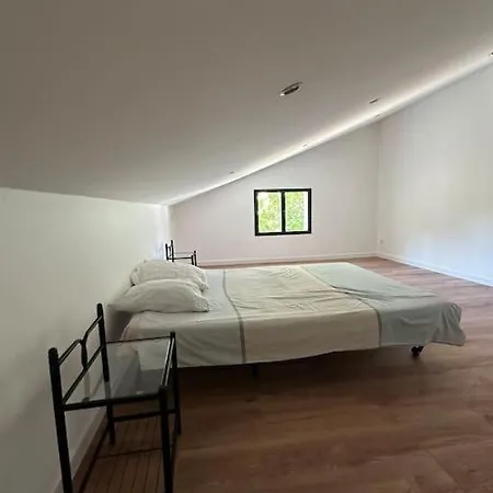 Villa De Pres De La La Garde (Var)